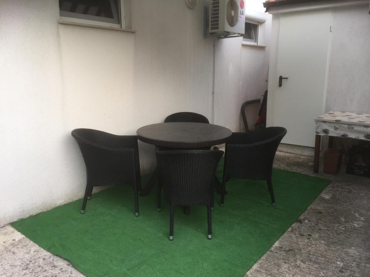 Apartments With A Parking Space Cizici, Krk - 15415 Malinska Exterior foto